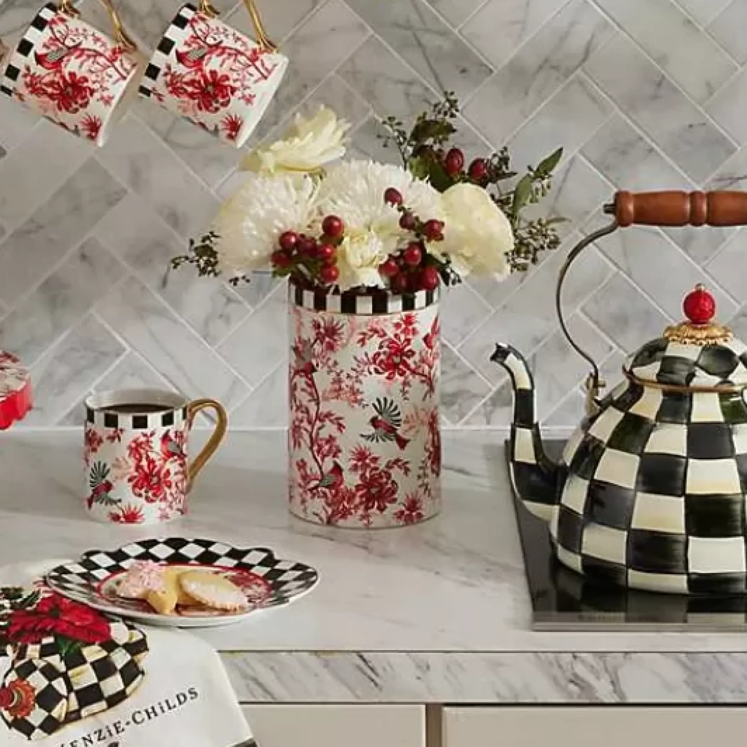 MacKenzie-Childs Cardinal Toile Short Vase< Room Accents