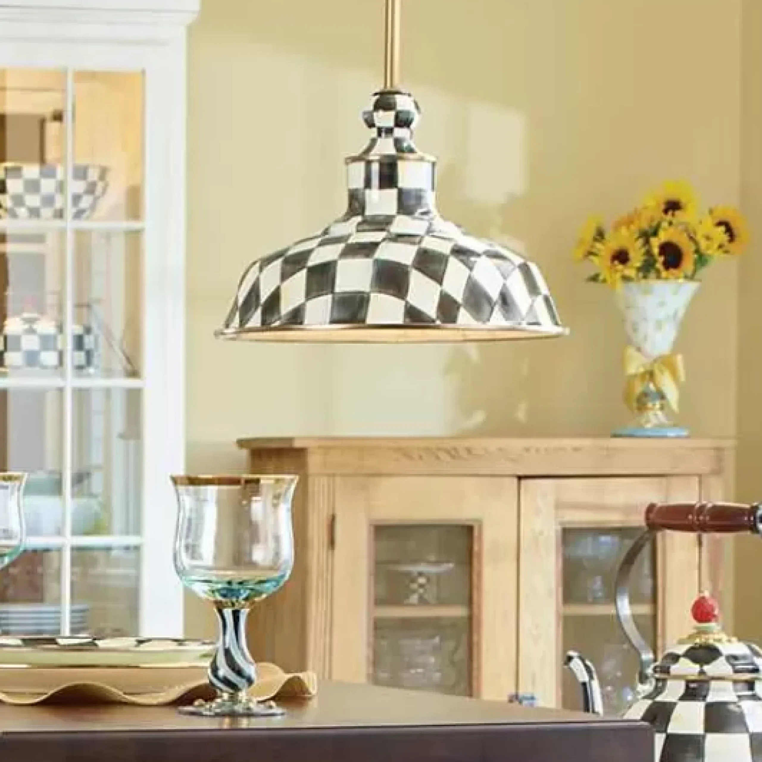 MacKenzie-Childs Courtly Check 12 Barn Pendant Lamp< Lighting