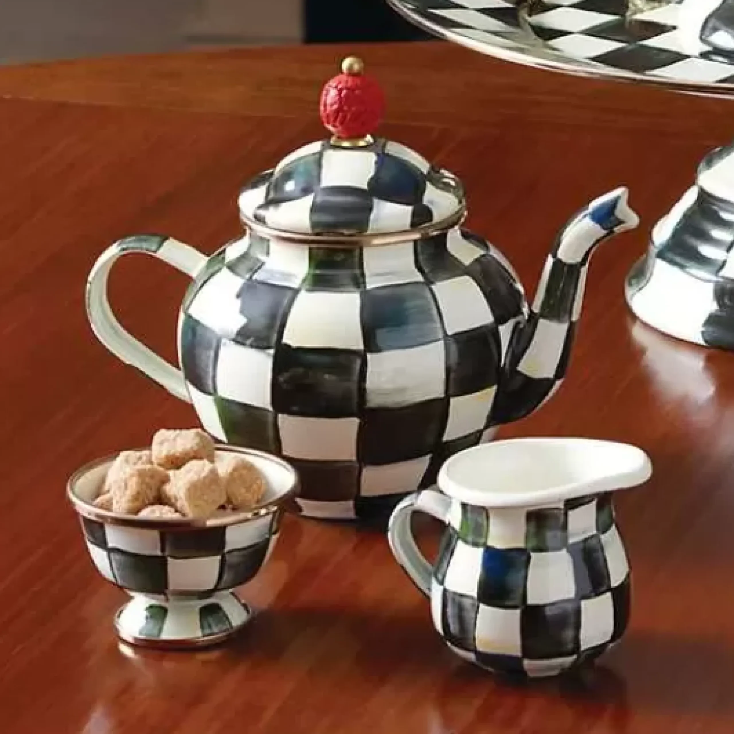 MacKenzie-Childs Courtly Check 4 Cup Teapot< The Coffee Shop|Serveware