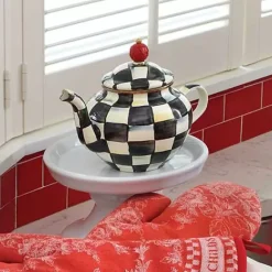 MacKenzie-Childs Courtly Check 4 Cup Teapot< The Coffee Shop|Serveware
