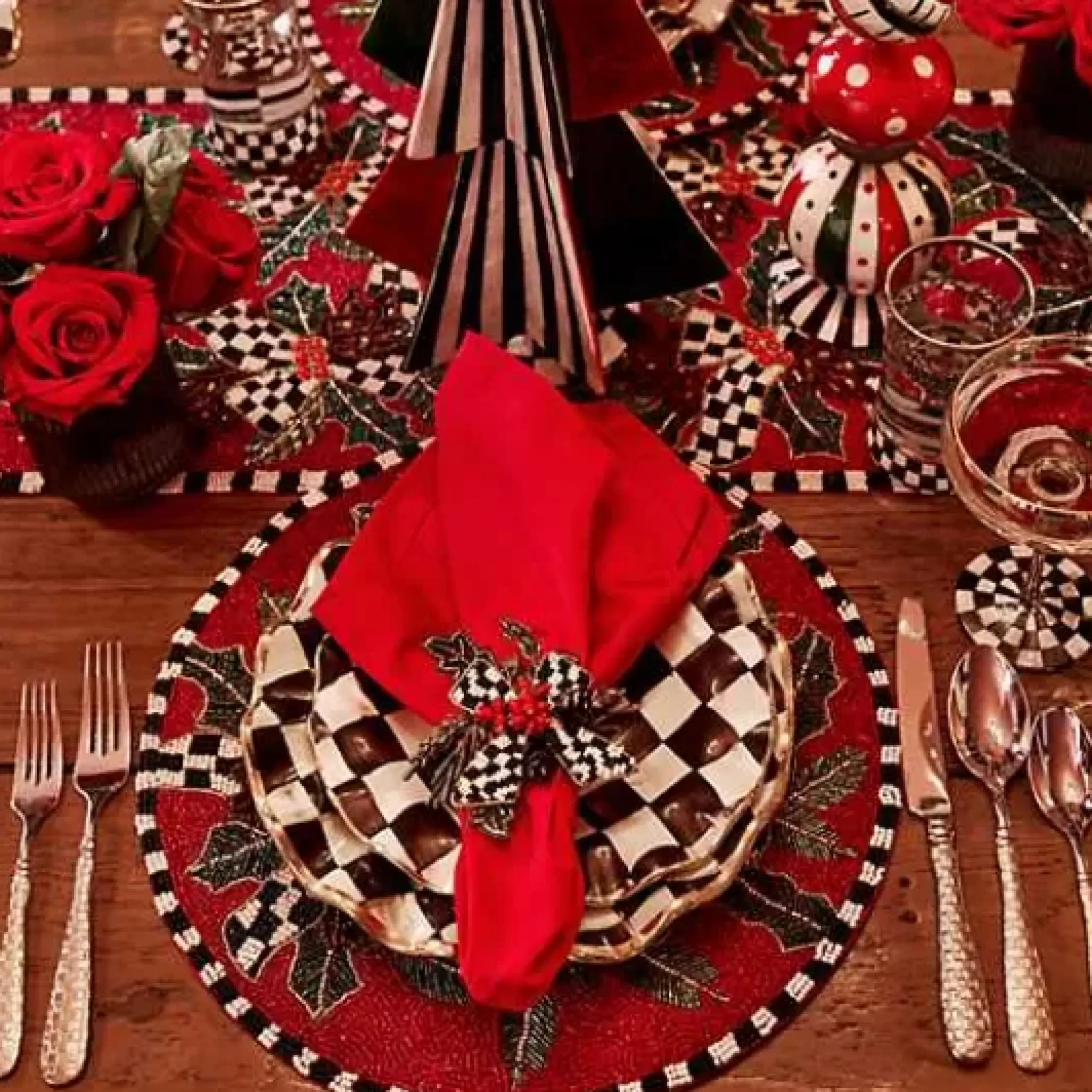 MacKenzie-Childs Courtly Check Ceramic Fluted Dinner Plate< Dinnerware & Flatware