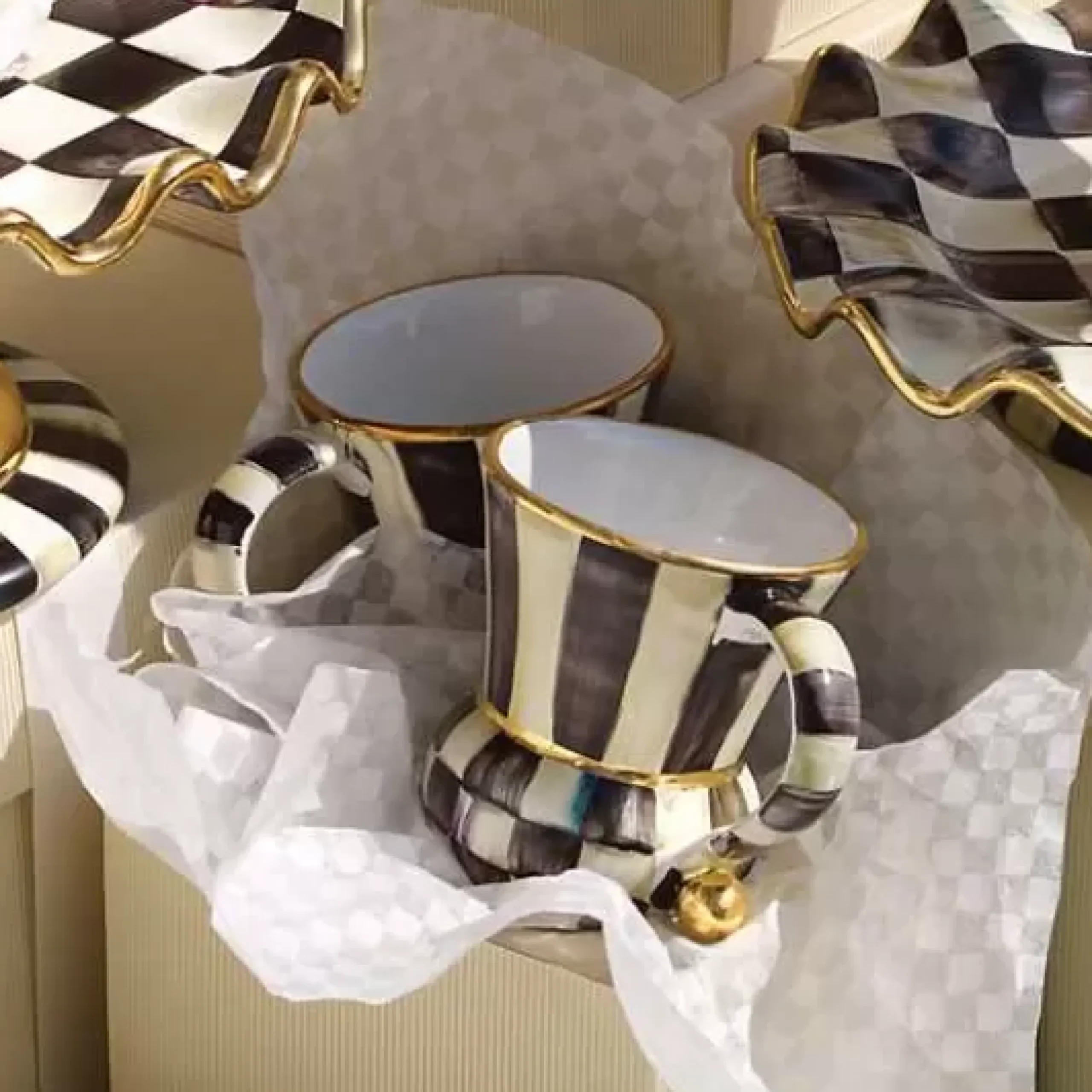 MacKenzie-Childs Courtly Check Ceramic Mug< The Coffee Shop|Drinkware