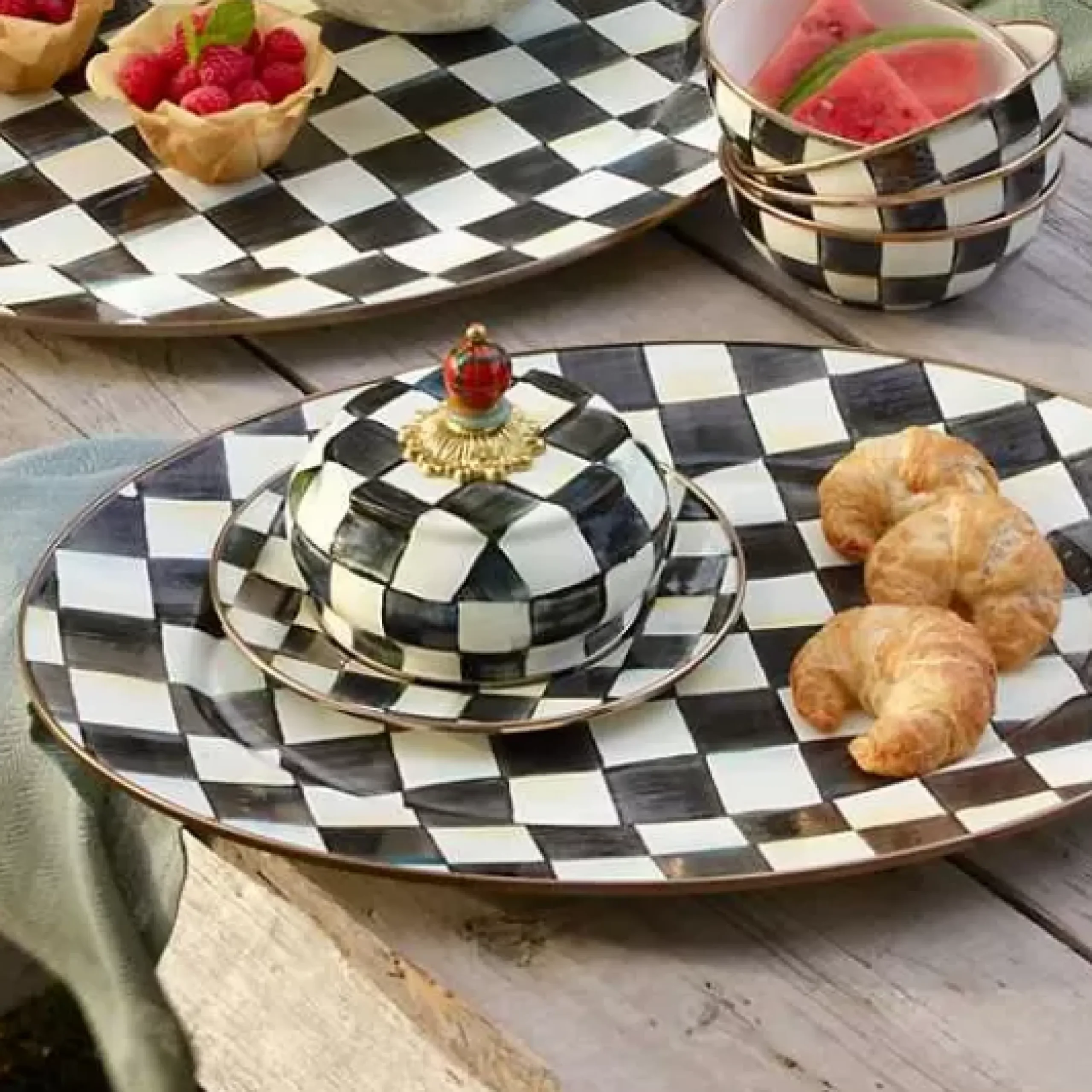 MacKenzie-Childs Courtly Check Medium Oval Platter< Bar Entertaining|Serveware