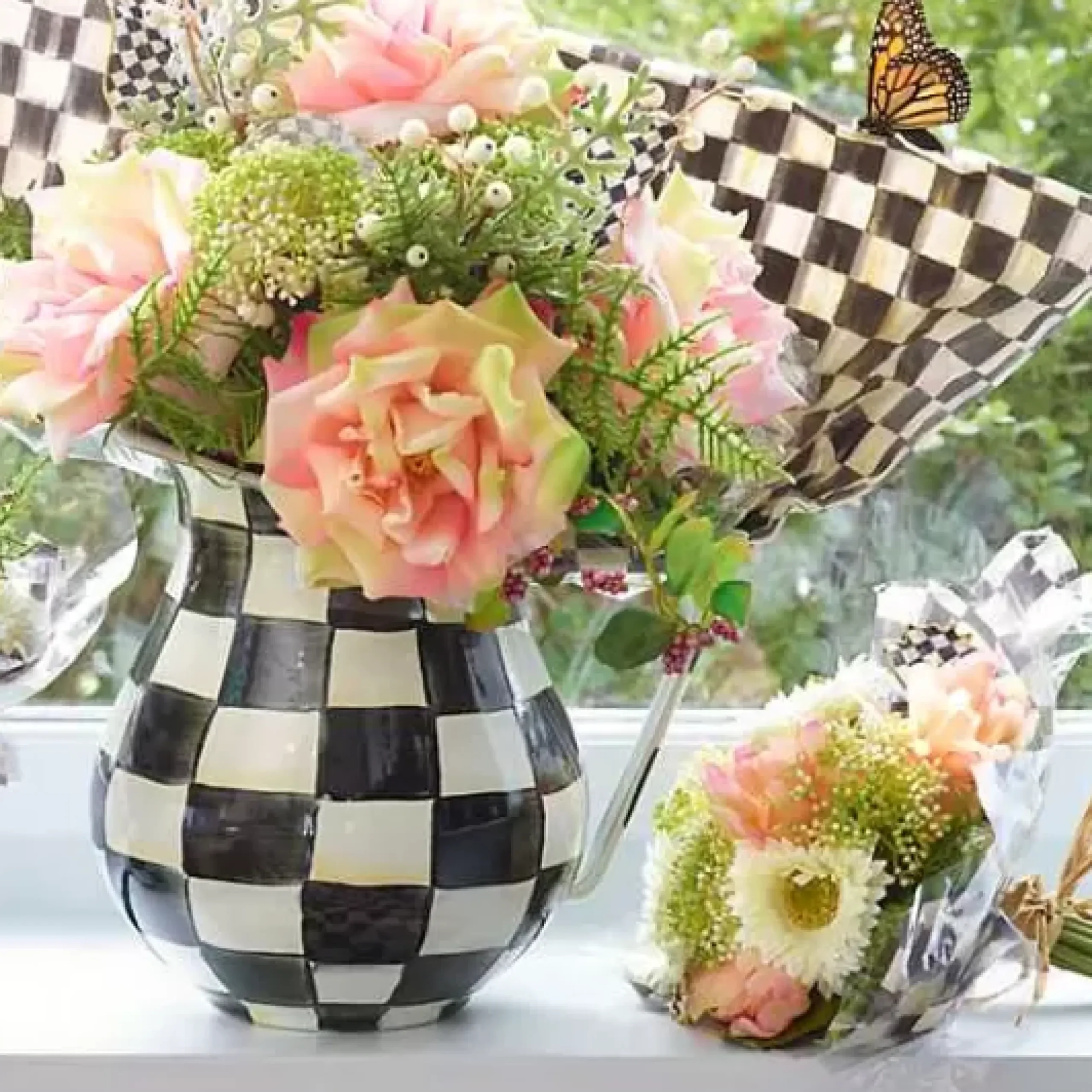 MacKenzie-Childs Courtly Check Pitcher< Serveware|Bar Entertaining
