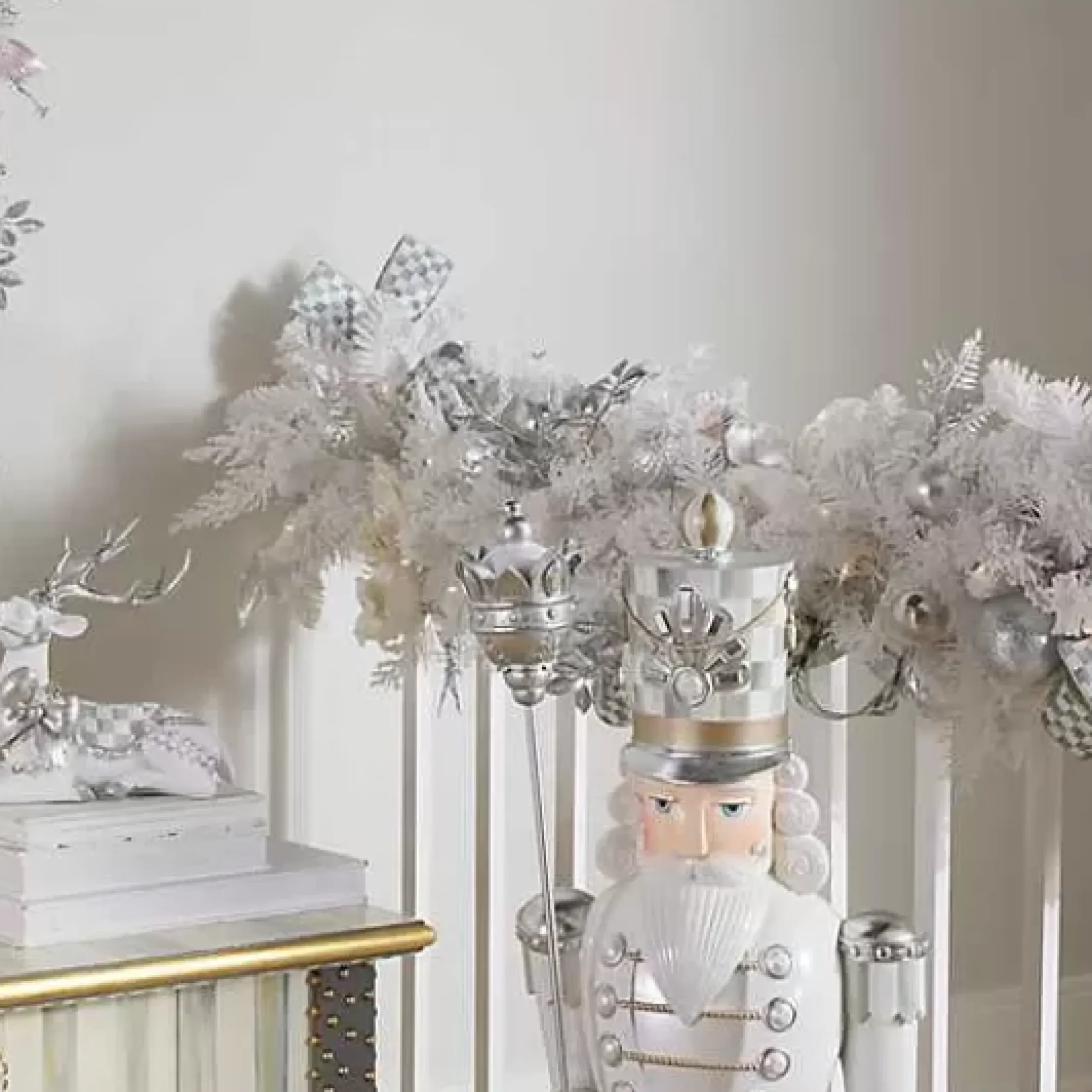 MacKenzie-Childs Crystal Palace Illuminated White Garland< Greenery & Florals|Room Accents