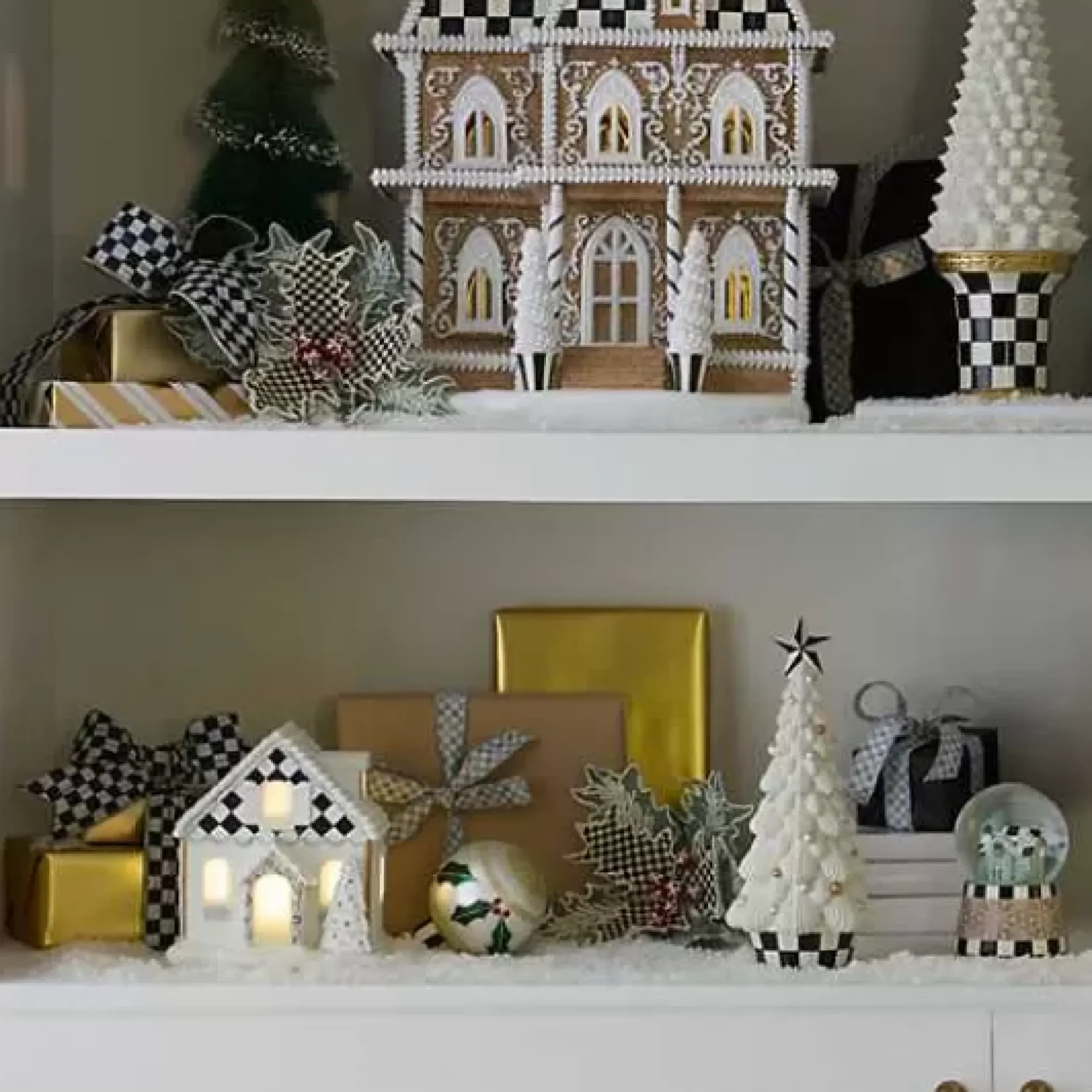 MacKenzie-Childs Farmhouse Holiday Holly Clip< Finishing Touches