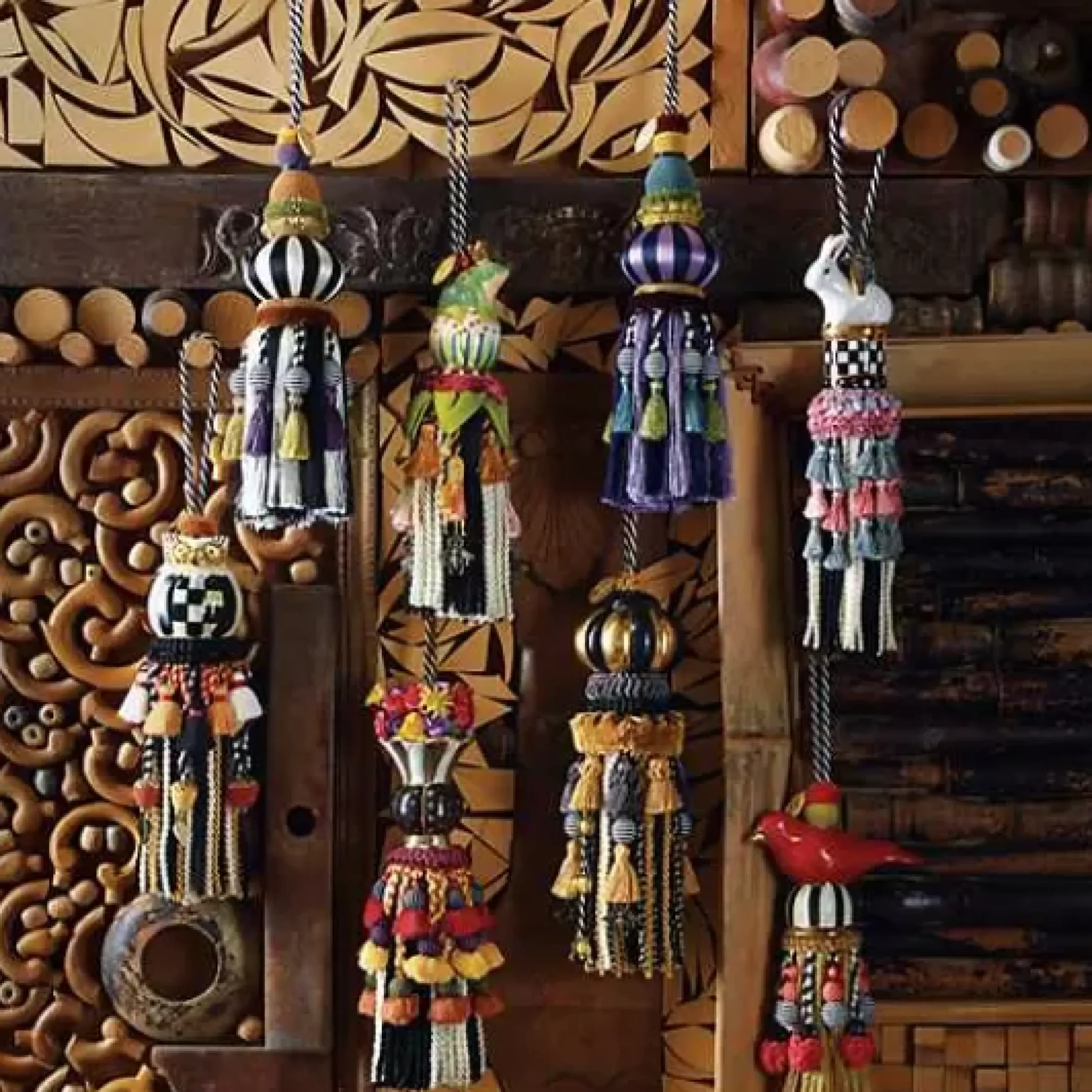 MacKenzie-Childs Frog Ceramic Tassel< Finishing Touches|Room Accents