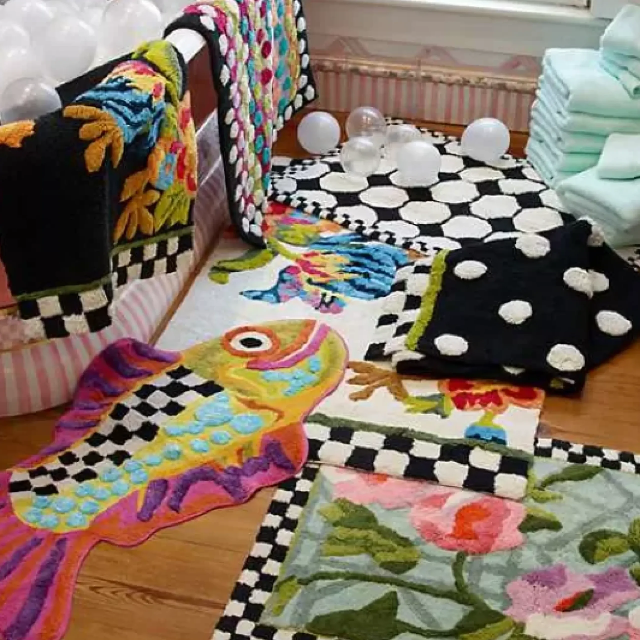 MacKenzie-Childs Happy Fish Bath Rug< Bath & Bath Accessories|Room Accents