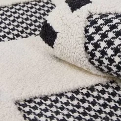 MacKenzie-Childs Houndstooth Check Diamond 6' Round Rug< Rugs
