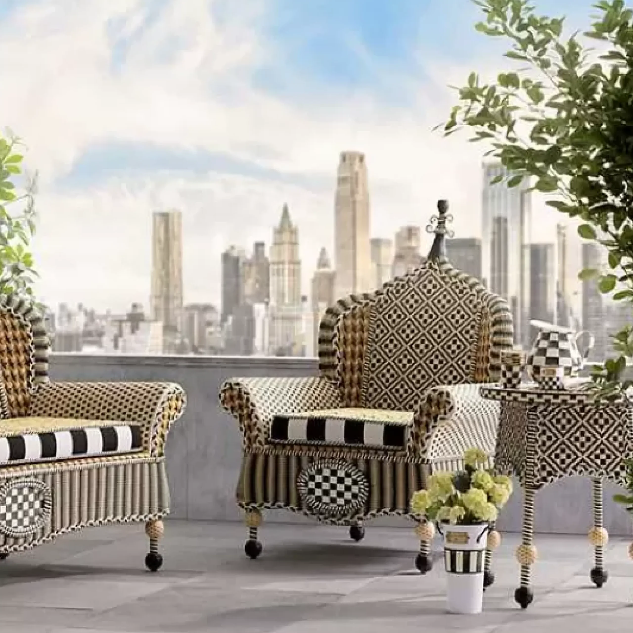 MacKenzie-Childs Queen Bee Courtyard Outdoor Wing Chair< Outdoor|Spring