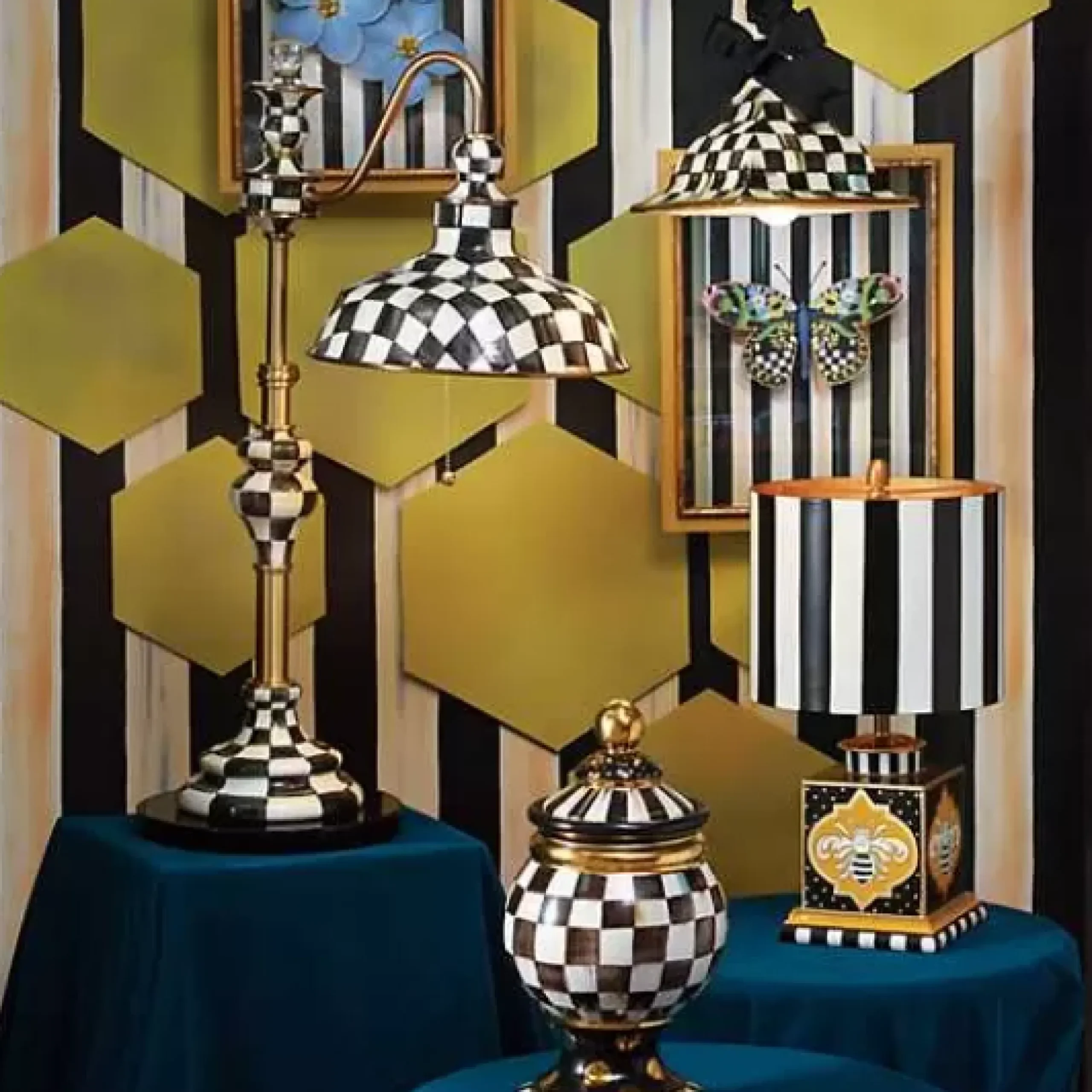 MacKenzie-Childs Queen Bee Lamp< Room Accents|Lighting