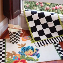 MacKenzie-Childs White Flower Market Standard Bath Rug< Bath & Bath Accessories